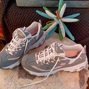 Skechers women De'lites pink and gray❤️❤️❤️